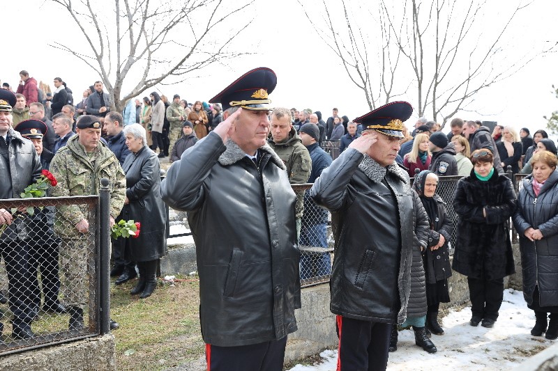 5. В Южной Осетии вспоминают жертв Ередской трагедии