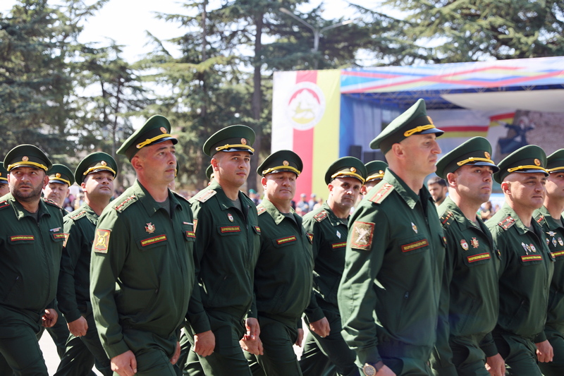 10. Военный парад в честь празднования 32-й годовщины Республики Южная Осетия