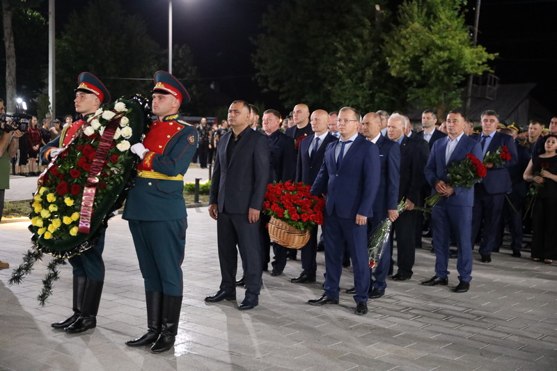 5R3A5832. Траурная церемония у мемориального комплекса «Защитникам Южной Осетии»