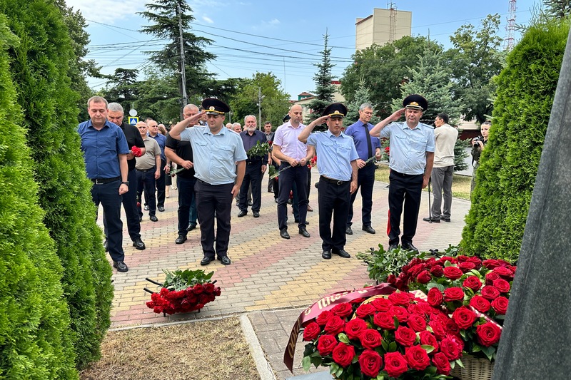 image-14-07-26-11-05-5. Церемония возложения цветов к стеле в память о подвиге российских и югоосетинских военнослужащих